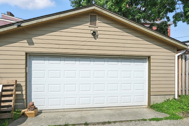842 Monroe St, Newport, KY 41071 - view of detached garage