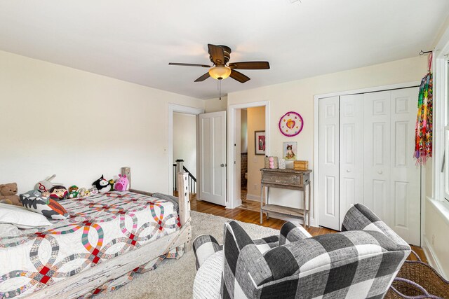 1058 Emerson Rd, Park Hills, KY 41011 - bedroom with wood finished floors, a closet, ceiling fan, and baseboards