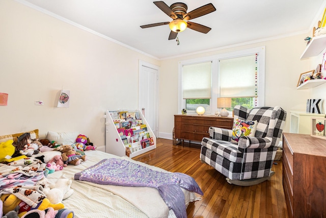1058 Emerson Rd, Park Hills, KY 41011 - bedroom with hardwood / wood-style floors, crown molding, a ceiling fan, and baseboards