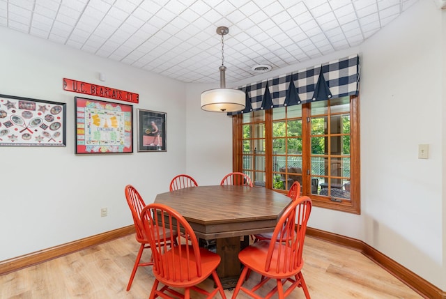 2090 Edenderry Dr, Fort Mitchell, KY 41017 - dining room with baseboards and light wood finished floors