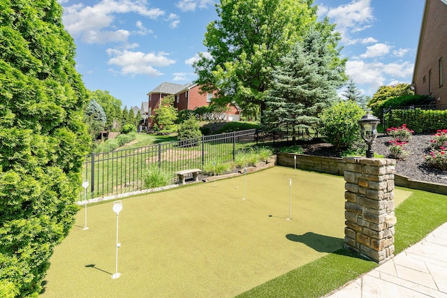 2090 Edenderry Dr, Fort Mitchell, KY 41017 - view of home's community featuring a putting area