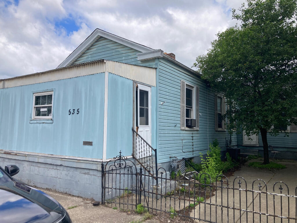 535 Lindsey St, Newport, KY 41071 - photo 2