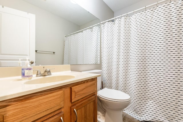 857 Slate Vw, Cold Spring, KY 41076 - full bathroom featuring vanity, toilet, and curtained shower