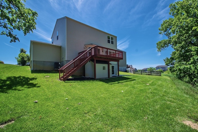 10056 Meadowvista Ct, Independence, KY 41051 - back of property with stairway and a wooden deck