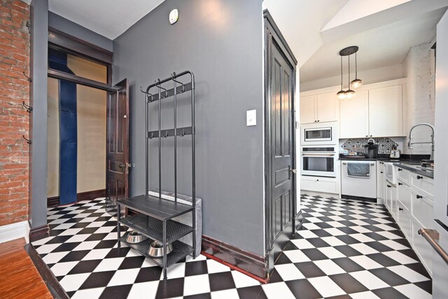 927 York St, Covington, KY 41011 - photo 16