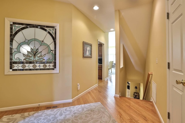 2754 Mansion Pl, Crestview Hills, KY 41017 - foyer featuring wood finished floors, baseboards, and recessed lighting