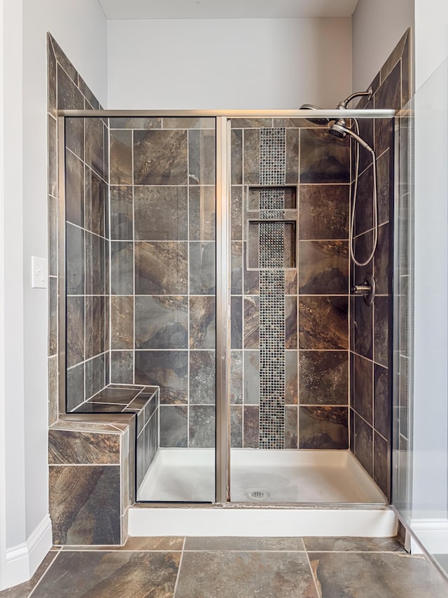 2563 Twin Hills Ct, Union, KY 41091 - full bath featuring a shower stall