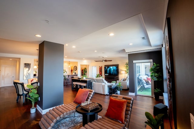 101 Harbor Greene Dr Unit W705, Bellevue, KY 41073 - living room with recessed lighting, wood finished floors, a ceiling fan, baseboards, and ornamental molding
