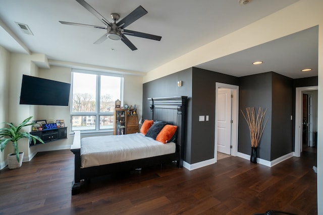 101 Harbor Greene Dr Unit W705, Bellevue, KY 41073 - bedroom featuring baseboards, wood finished floors, recessed lighting, and ceiling fan