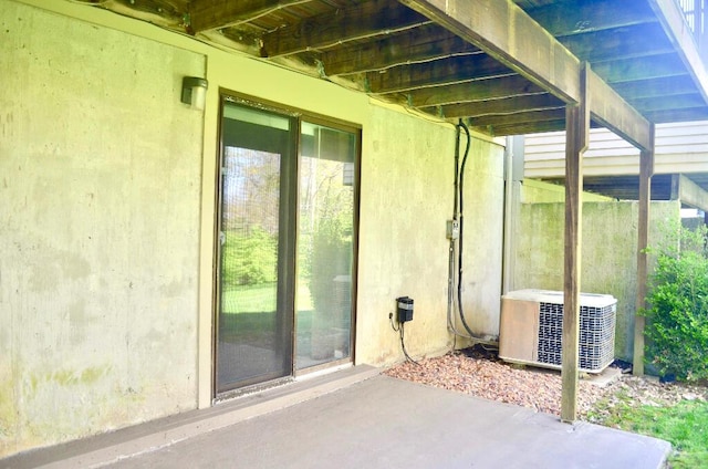 202 Shaker Heights Ln, Crestview Hills, KY 41017 - view of patio / terrace featuring central AC