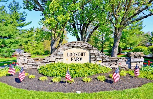202 Shaker Heights Ln, Crestview Hills, KY 41017 - view of community sign