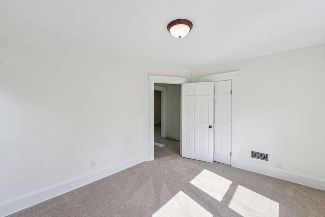831 Linden Ave, Newport, KY 41071 - unfurnished room with light colored carpet and baseboards