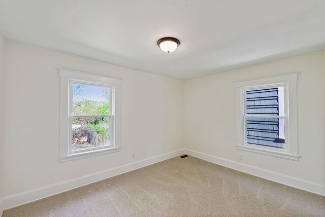831 Linden Ave, Newport, KY 41071 - empty room with baseboards and light carpet