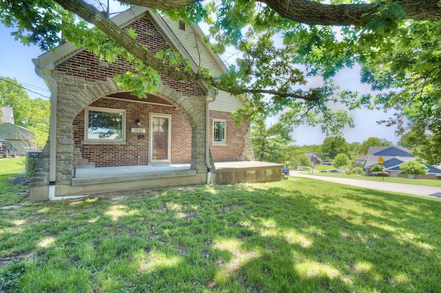 2641 Turkeyfoot Rd, Lakeside Park, KY 41017 - view of front of home with brick siding and a front lawn