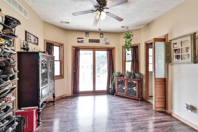 575 Stringtown Rd, Corinth, KY 41010 - foyer featuring a textured ceiling, wood finished floors, and a ceiling fan