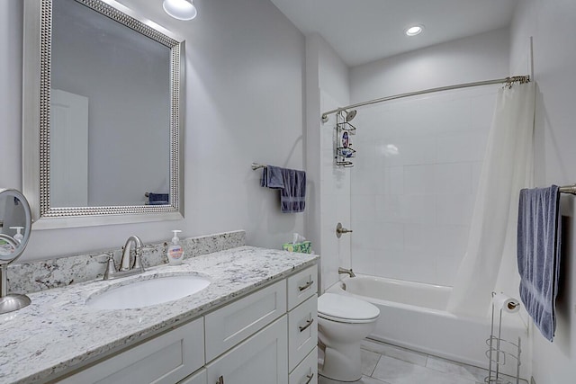 805 Ann St, Newport, KY 41071 - full bathroom with shower / bath combo, vanity, and toilet