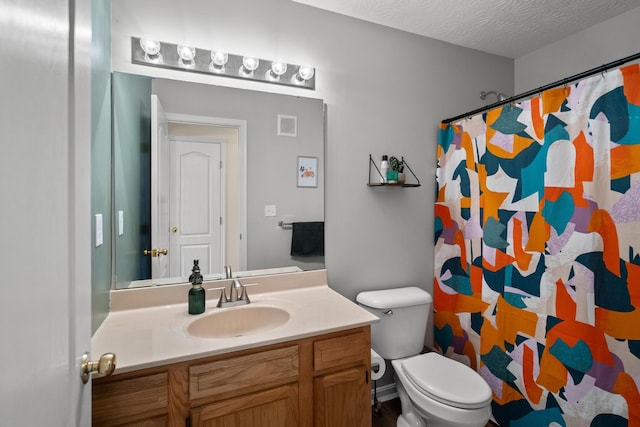 10335 Mackay Ct, Independence, KY 41051 - full bath featuring vanity, toilet, and a shower with shower curtain