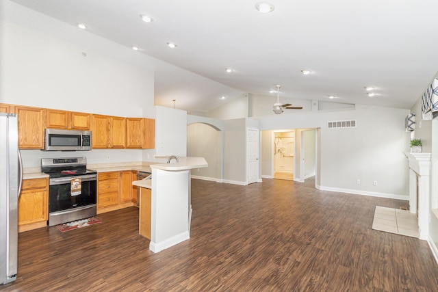 1285 Edinburgh Ln, Union, KY 41091 - kitchen featuring stainless steel appliances, a peninsula, open floor plan, ceiling fan, and light countertops