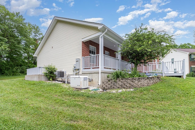 1285 Edinburgh Ln, Union, KY 41091 - view of home's exterior featuring a yard and covered porch
