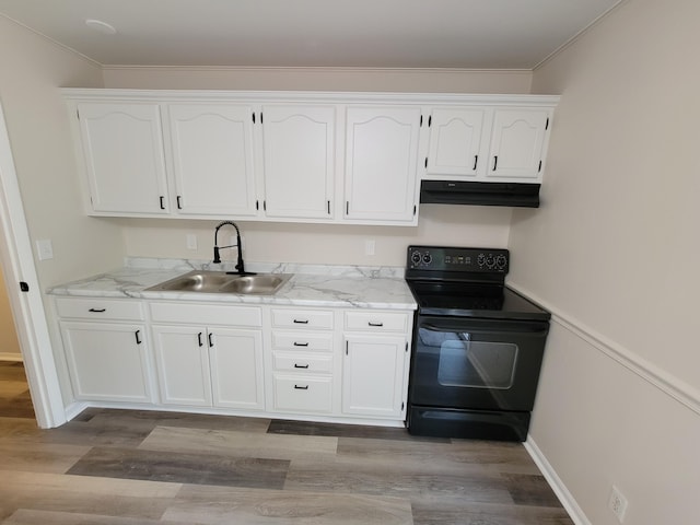 6859 Curtis Way, Florence, KY 41042 - kitchen featuring black electric range, white cabinetry, under cabinet range hood, ornamental molding, and light wood-style flooring