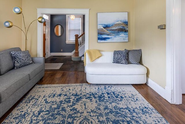 386 Linden Ave, Southgate, KY 41071 - living room with wood finished floors