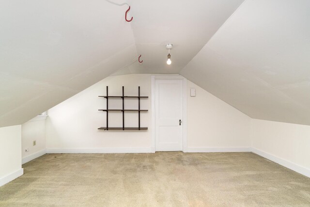 34 Ridge Rd, Fort Mitchell, KY 41011 - bonus room with light carpet and lofted ceiling