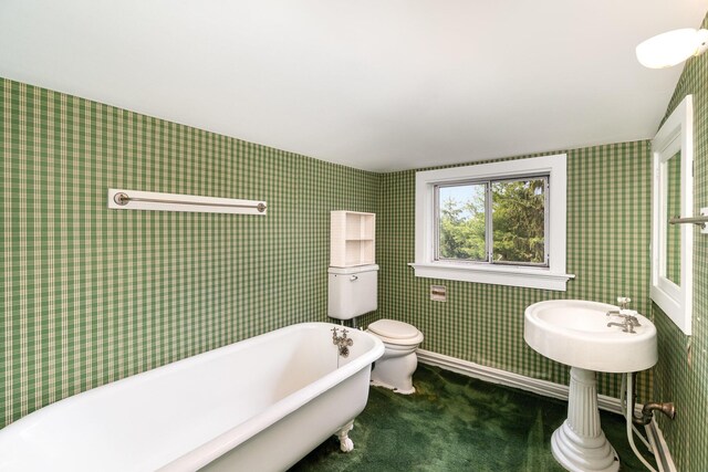 34 Ridge Rd, Fort Mitchell, KY 41011 - bathroom with a soaking tub and toilet
