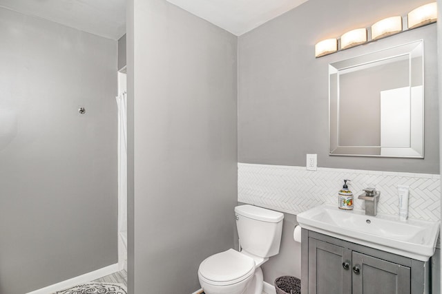 2003 Pieck Dr, Fort Wright, KY 41011 - bathroom featuring vanity and a shower with curtain