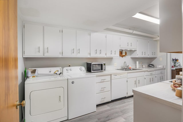 2003 Pieck Dr, Fort Wright, KY 41011 - washroom featuring independent washer and dryer and light wood-type flooring