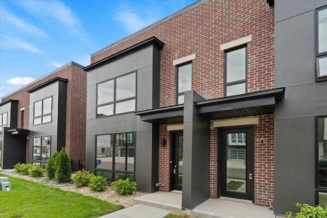 95 W 13th St Unit 11, Newport, KY 41071 - view of front of property featuring brick siding