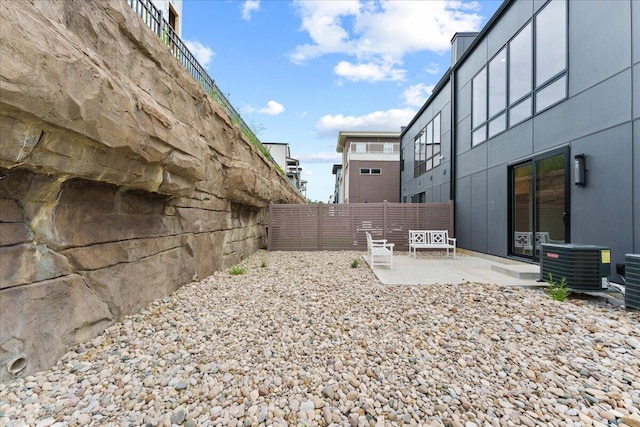 76 W 13th St Unit 34, Newport, KY 41071 - view of yard featuring a patio