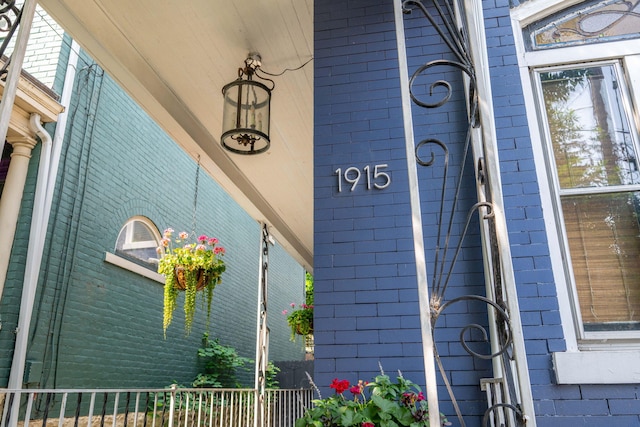1915 Scott St, Covington, KY 41014 - exterior view of brick siding