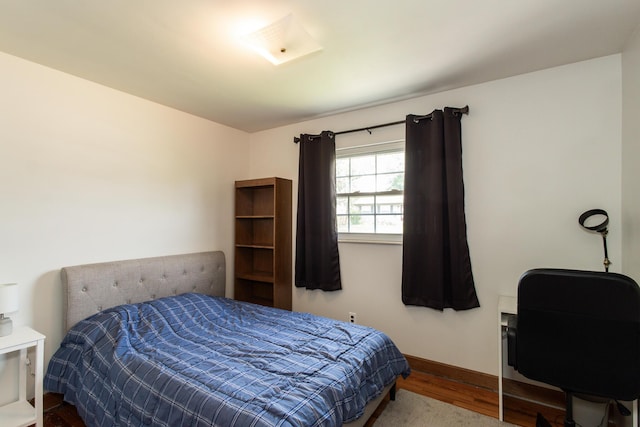 3141 Riggs Ave, Erlanger, KY 41018 - bedroom with wood finished floors and baseboards