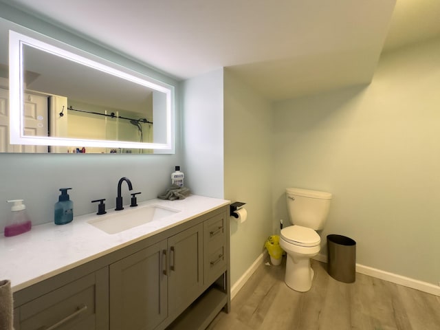 3141 Riggs Ave, Erlanger, KY 41018 - full bath with wood finished floors and vanity
