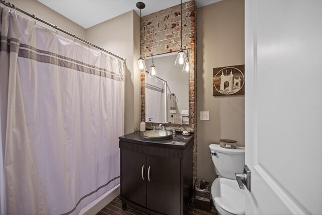 202 W 13th St, Newport, KY 41071 - bathroom with vanity and a shower with shower curtain