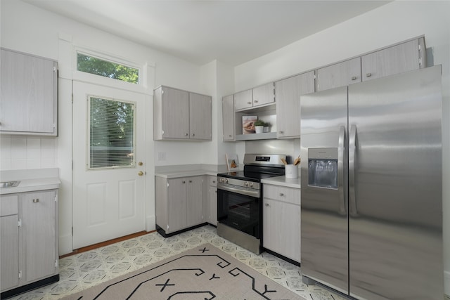 22 Woodland Pl, Fort Thomas, KY 41075 - kitchen featuring appliances with stainless steel finishes and light countertops
