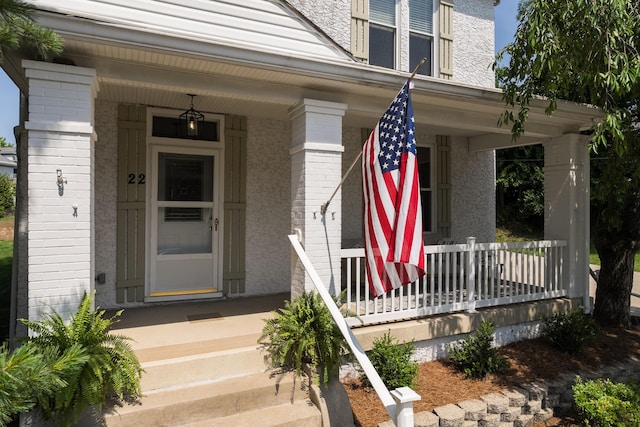 22 Woodland Pl, Fort Thomas, KY 41075 - doorway to property with covered porch
