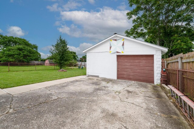 61 Biehl St, Newport, KY 41071 - detached garage with driveway
