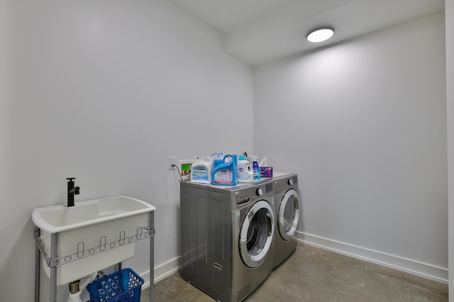 716 Western Ave, Covington, KY 41011 - laundry area featuring washing machine and clothes dryer and baseboards