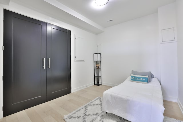 716 Western Ave, Covington, KY 41011 - bedroom with wood finished floors and baseboards