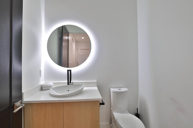 716 Western Ave, Covington, KY 41011 - half bath featuring vanity and toilet