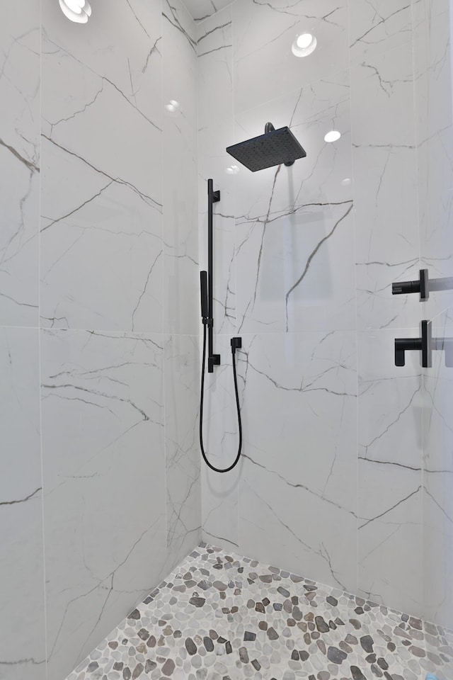 716 Western Ave, Covington, KY 41011 - bathroom with a marble finish shower