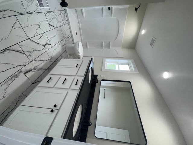 170 Saddlebrook Ln, Dry Ridge, KY 41035 - full bathroom featuring a shower and vanity