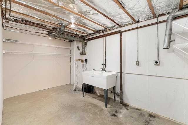 9513 Old Union Rd, Union, KY 41091 - unfinished basement featuring a sink