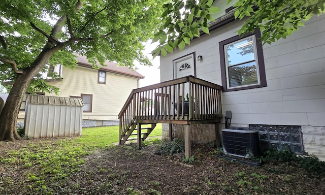 4336 Glenn Ave, Covington, KY 41015 - deck featuring stairs and a shed