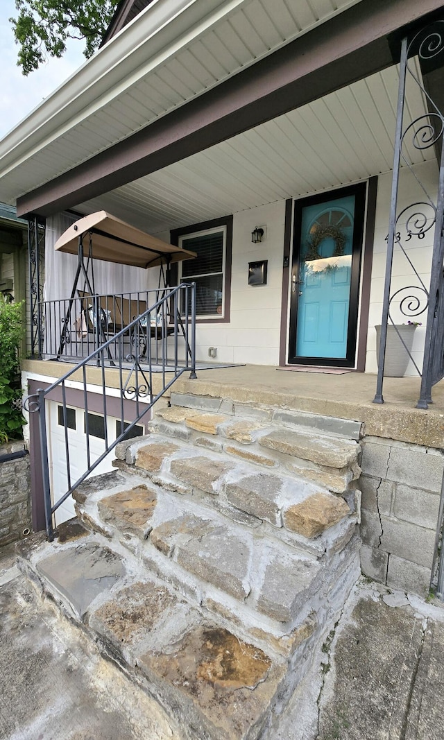 4336 Glenn Ave, Covington, KY 41015 - doorway to property featuring a porch