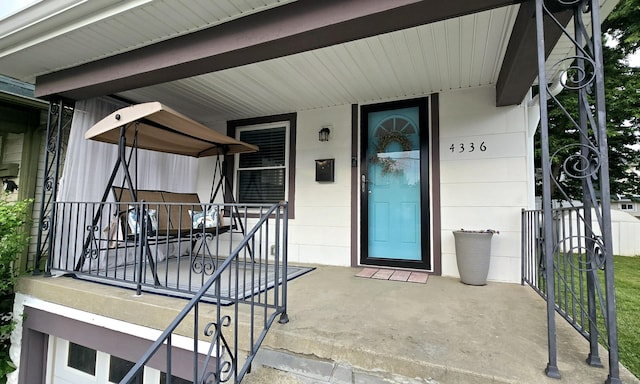 4336 Glenn Ave, Covington, KY 41015 - view of exterior entry featuring covered porch