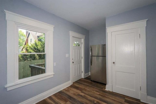 4336 Glenn Ave, Covington, KY 41015 - entryway with dark wood-style floors and baseboards