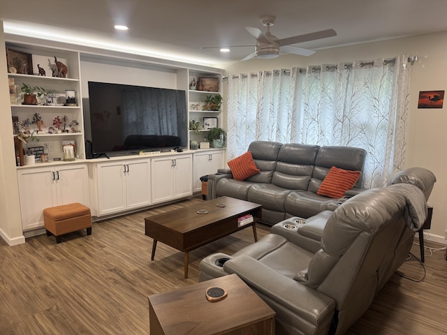2706 Decoursey Ave, Covington, KY 41015 - living area featuring a ceiling fan, wood finished floors, and recessed lighting