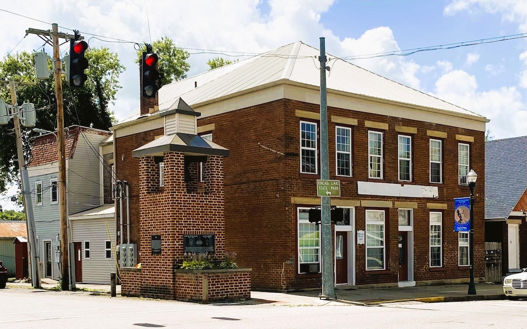 300 Main St, Falmouth, KY 41040 - view of building exterior